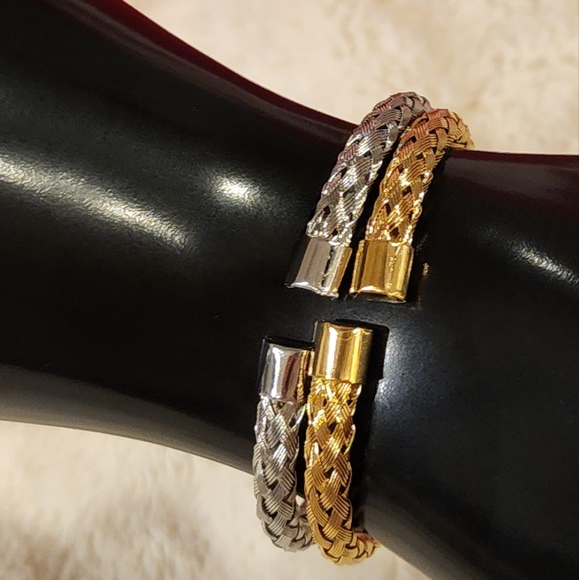 Stainless Steel Goldtone or Silvertone weaved bangle bracelet - Picture 2 of 16